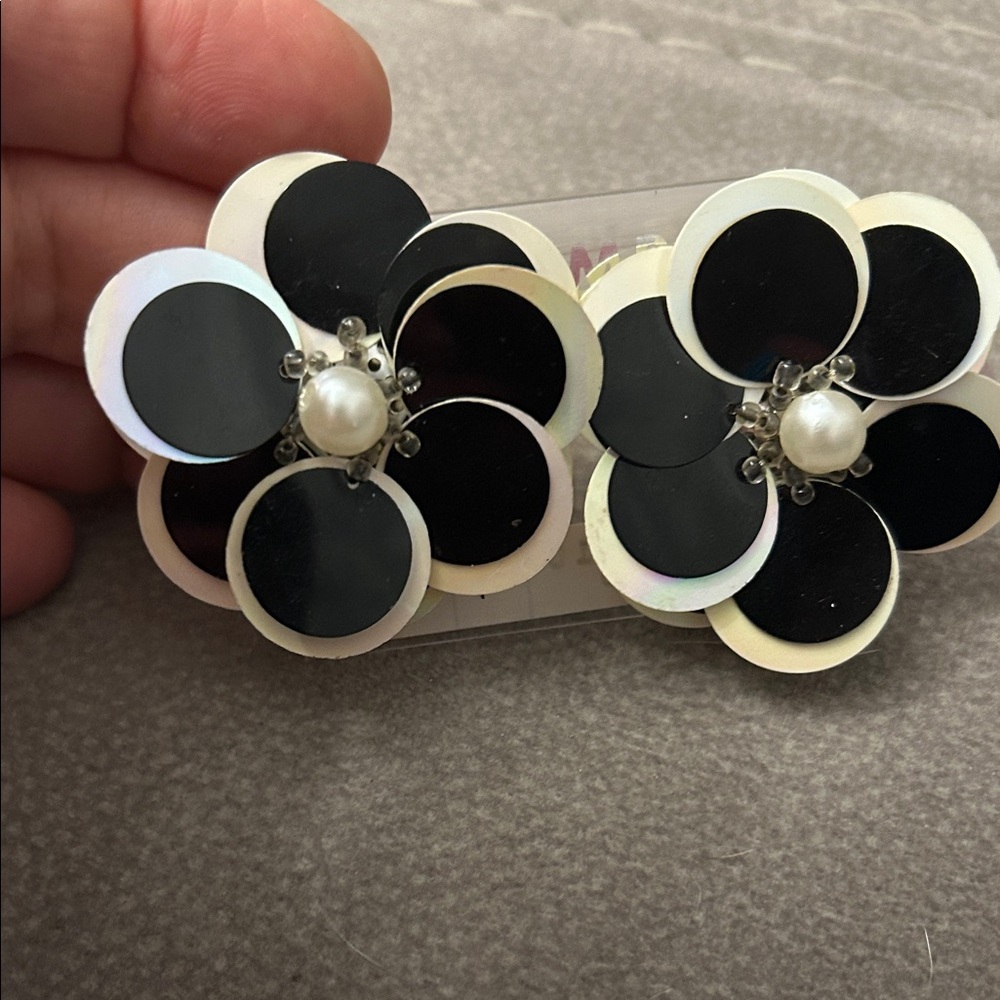 Elegant Black and White Floral Earrings